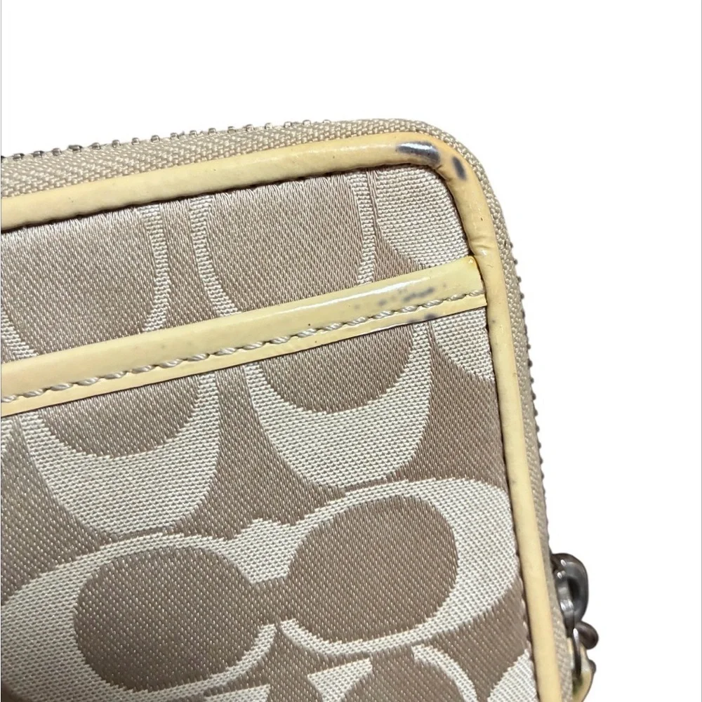 Coach Poppy Yellow Signature Wristlet Wallet - Picture 4 of 12
